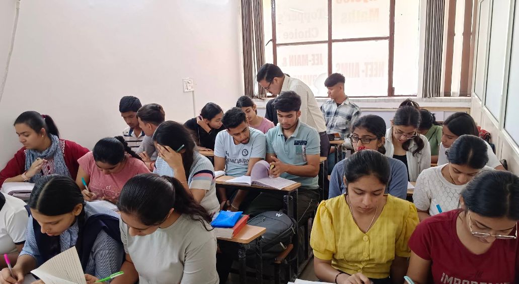 Physics Classes By Pawan Joshi  image 3